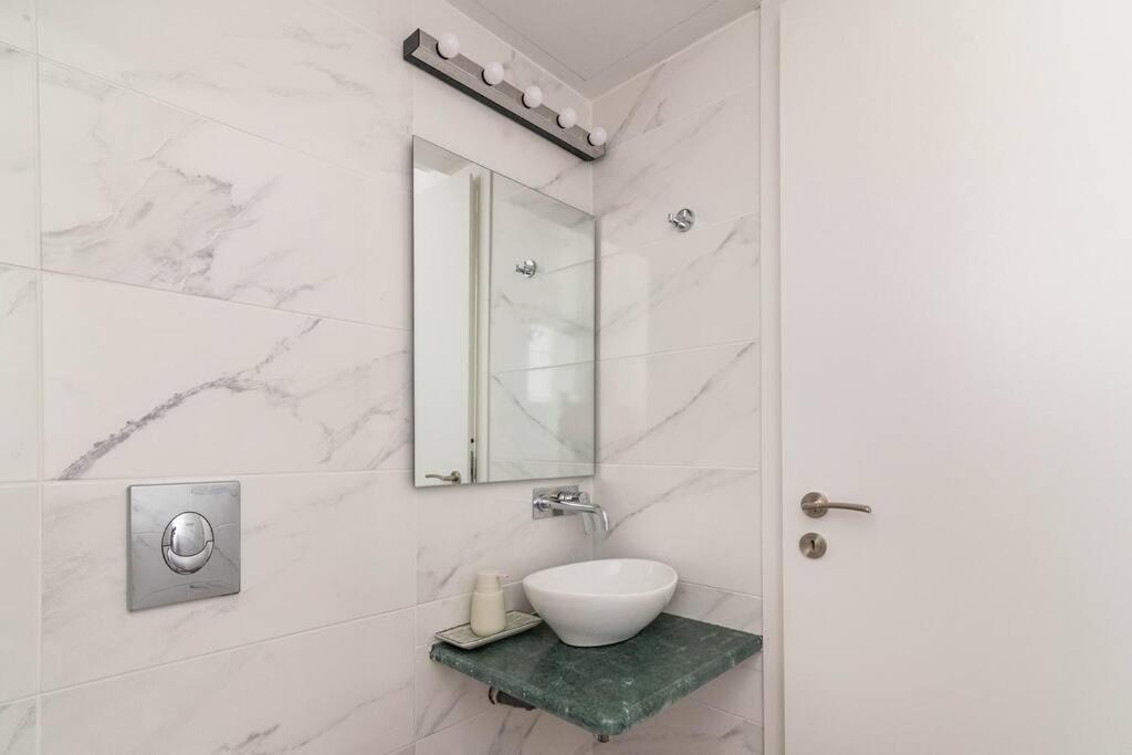 Stylish And Central Apt Near Acropolis - Avdi Square Athènes Extérieur photo